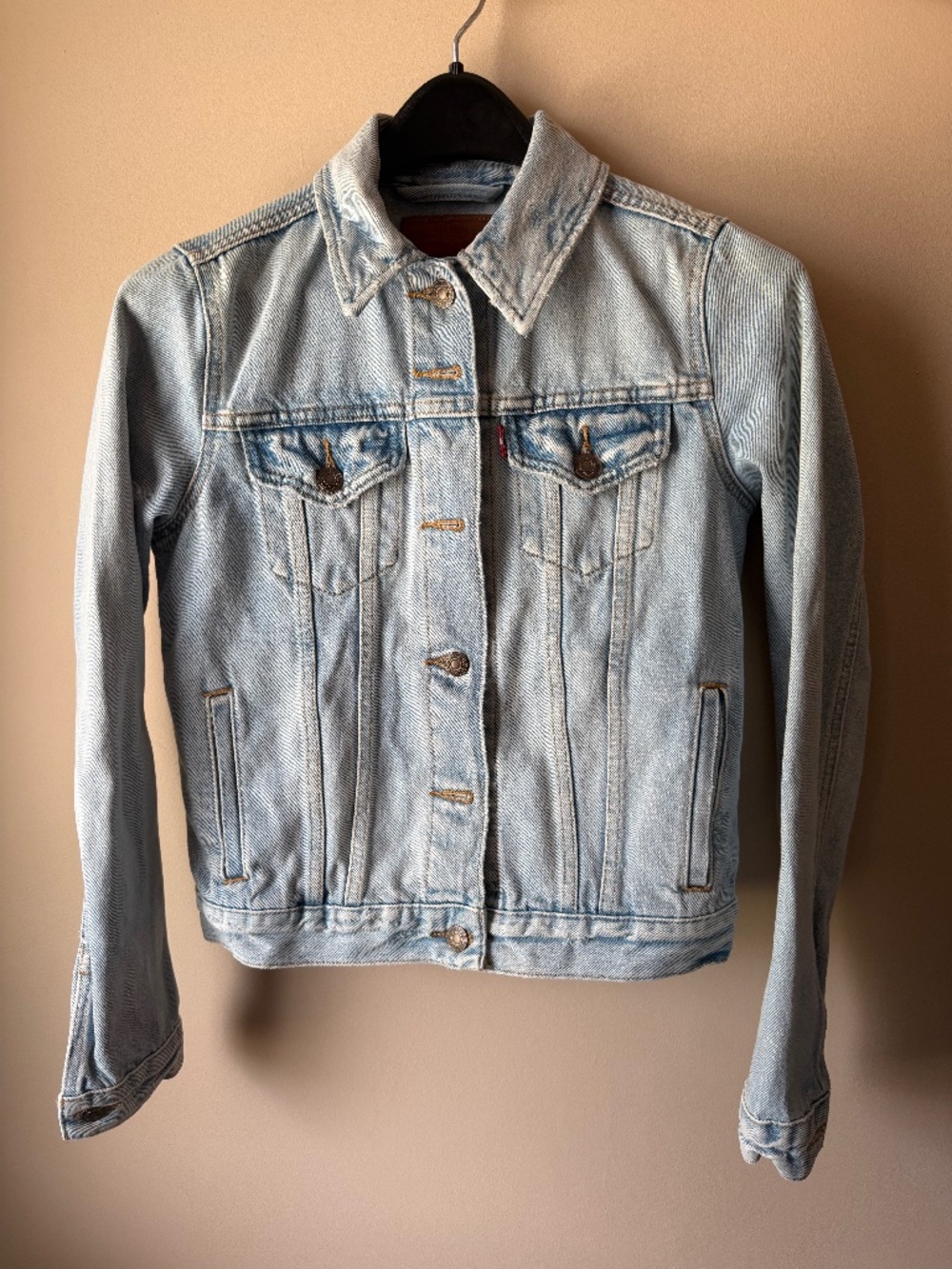 Levi’s Denim Jacket ~ Size Small